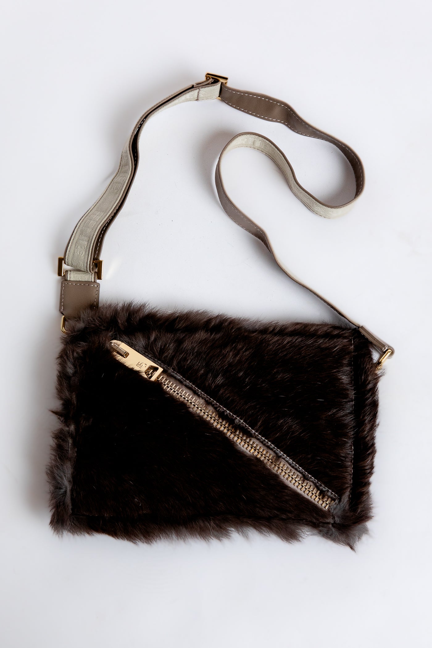 Fenix Sportier Just Let Go Fur Clutch