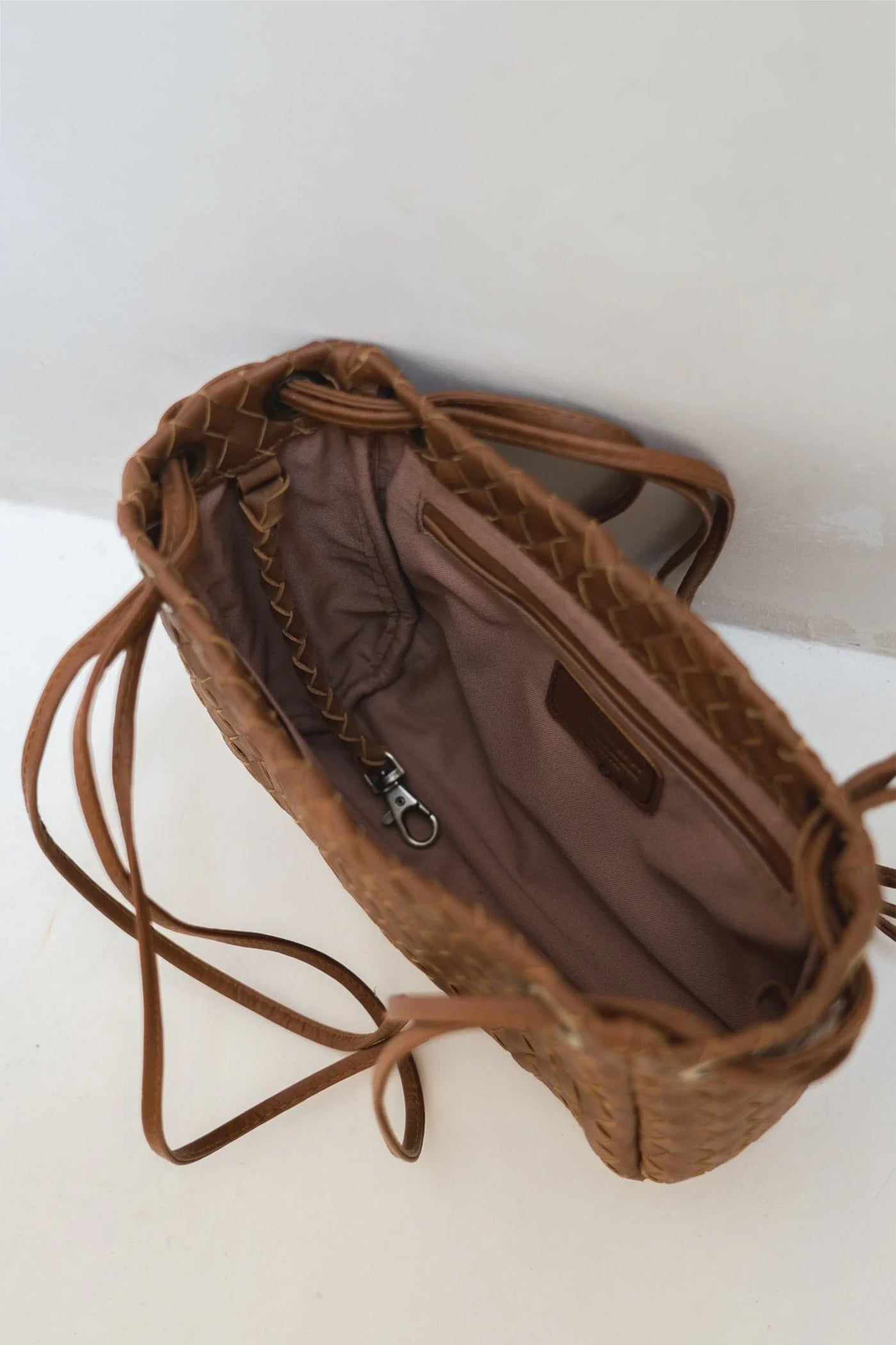 MANDRN Leo Woven Bag